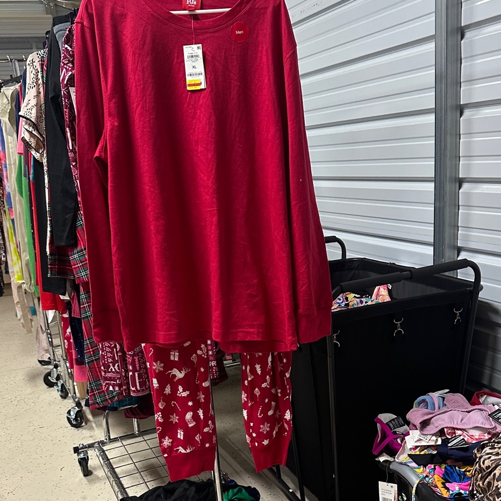 NWT MENS family PJs from Macy’s